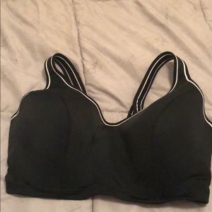 Livi Active, High Impact Sports bra with a wire!